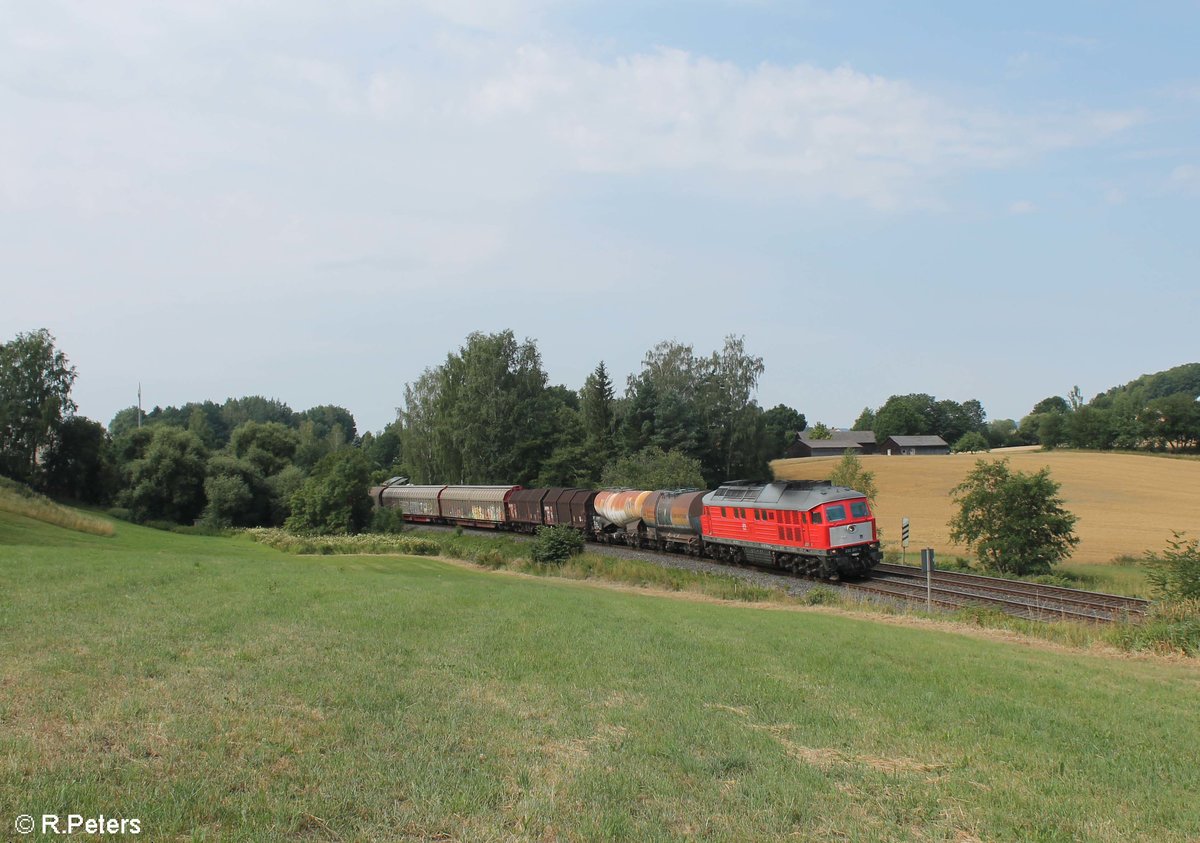 232 201 zieht den EZ 51716 Nürnberg - Senftenberg bei Escheldorf. 15.07.18