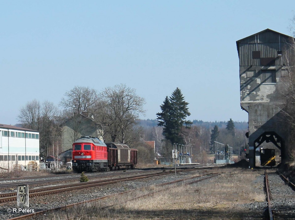 232 569-4 mit einem nur 3 Wagen 45365 N�rnberg - Cheb in Pechbrunn. 17.03.16