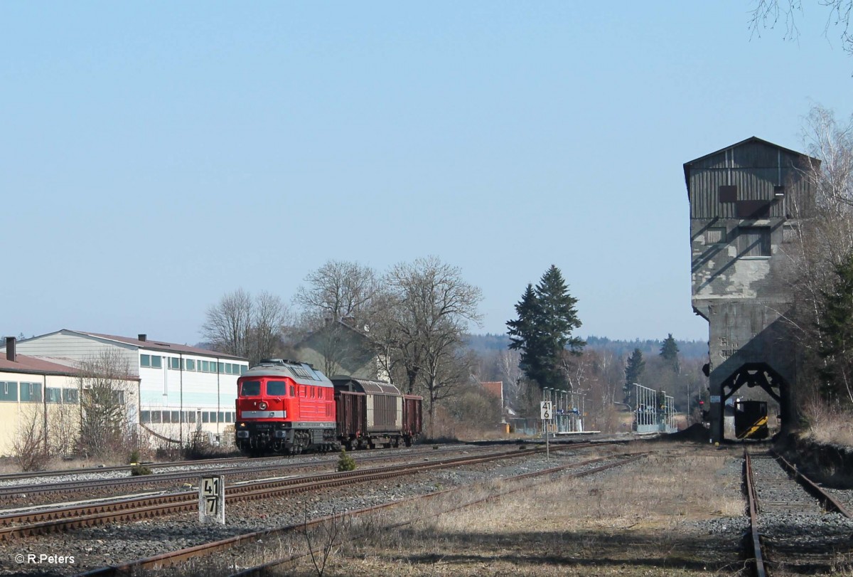 232 569-4 mit einem nur 3 Wagen 45365 N�rnberg - Cheb in Pechbrunn. 17.03.16