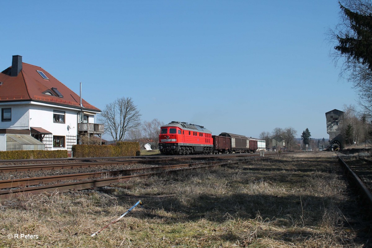 232 569-4 mit einem nur 3 Wagen 45365 N�rnberg - Cheb in Pechbrunn. 17.03.16