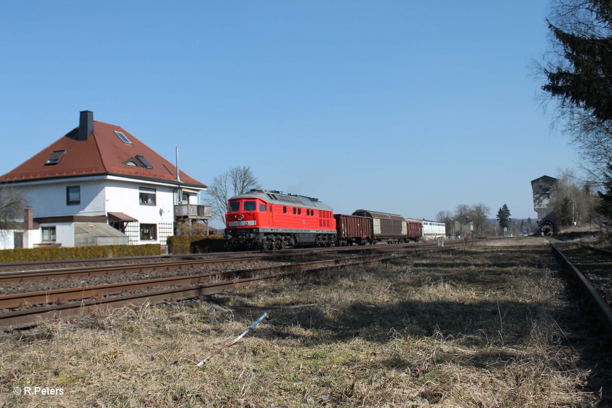 232 569-4 mit einem nur 3 Wagen 45365 N�rnberg - Cheb in Pechbrunn. 17.03.16