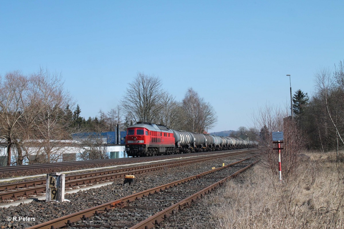 233 357-2 wartet in Pechbrunn mit dem Kesselzug N�rnberg - Hof auf die Weiterfahrt. 17.03.16