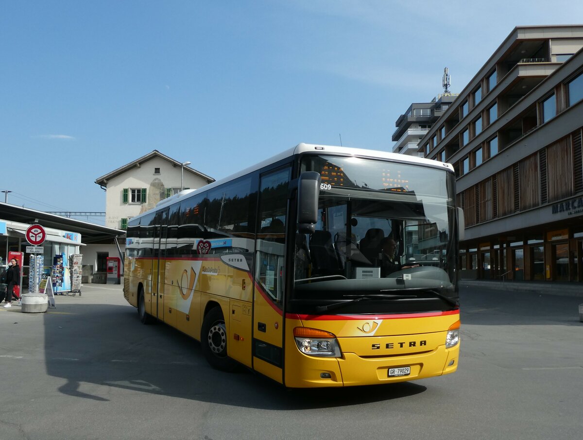 (233'790) - PostAuto Graubnden - Nr. 18/GR 79'029 - Setra (ex Fontana, Ilanz Nr. 18; ex Fontana, Ilanz Nr. 7) am 11. Mrz 2022 beim Bahnhof Ilanz