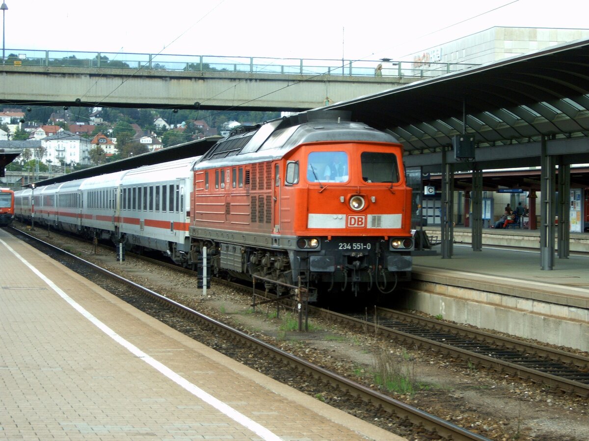 234 551-0 mit IC in Ulm am 17.09.2005.