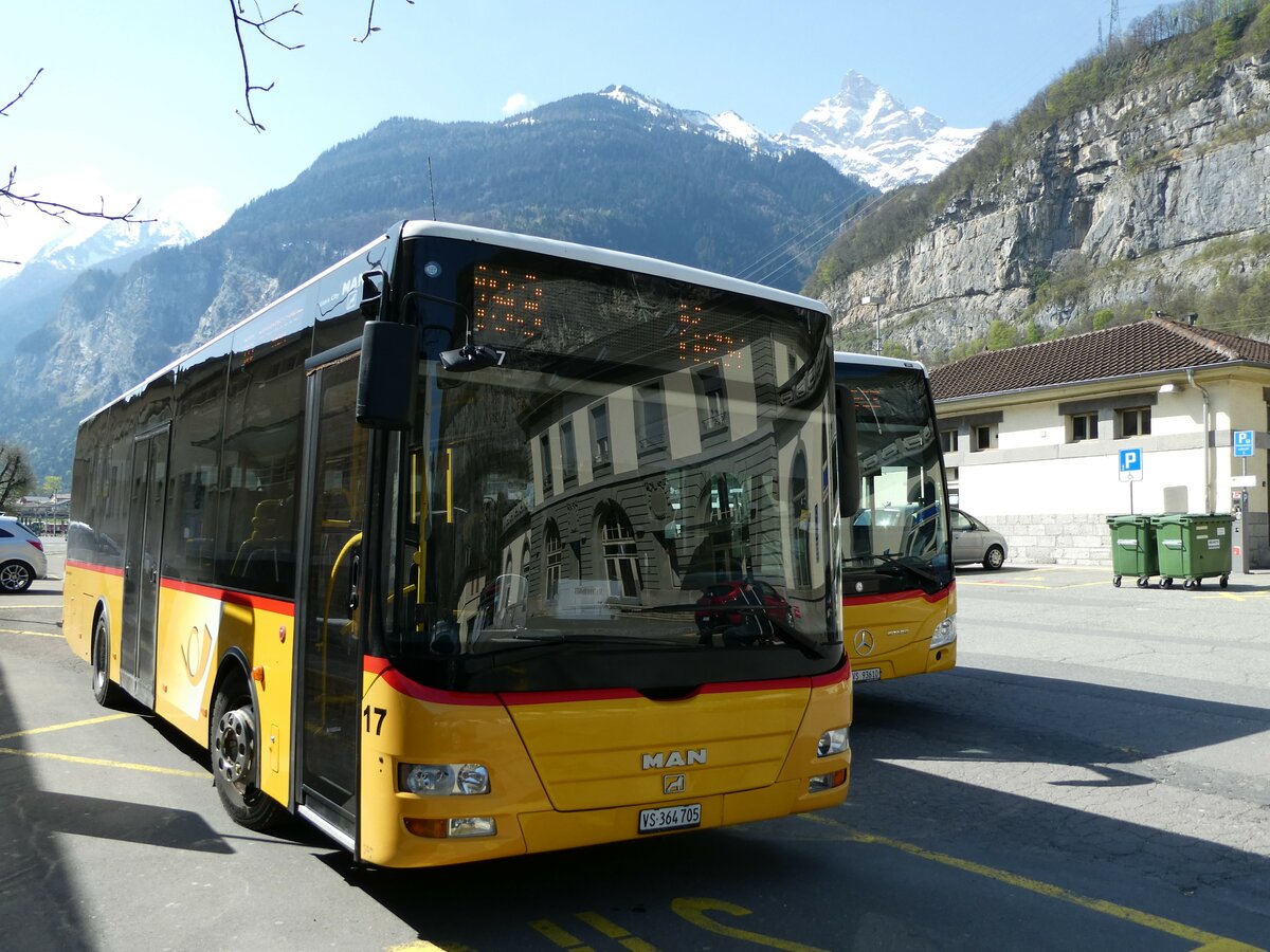 (234'566) - PostAuto Wallis - Nr. 17/VS 364'705 - MAN (ex TPC Aigle Nr. CP13) am 15. April 2022 beim Bahnhof St-Maurice