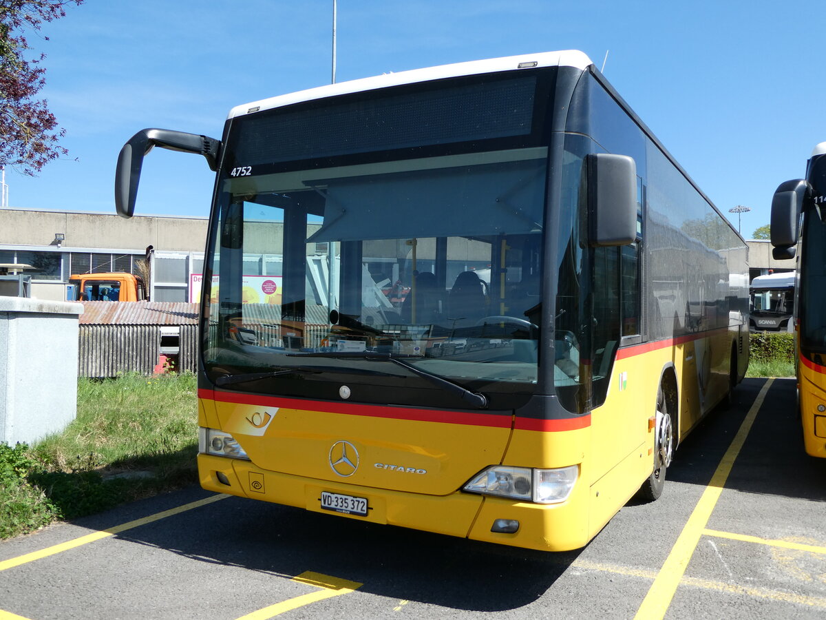 (234'763) - CarPostal Ouest - VD 335'372 - Mercedes am 18. April 2022 in Yverdon, Garage