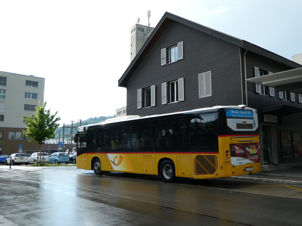 (235'239) - Zurkirchen, Malters - Nr. 8/LU 271'735 - Volvo am 4. Mai 2022 beim Bahnhof Malters