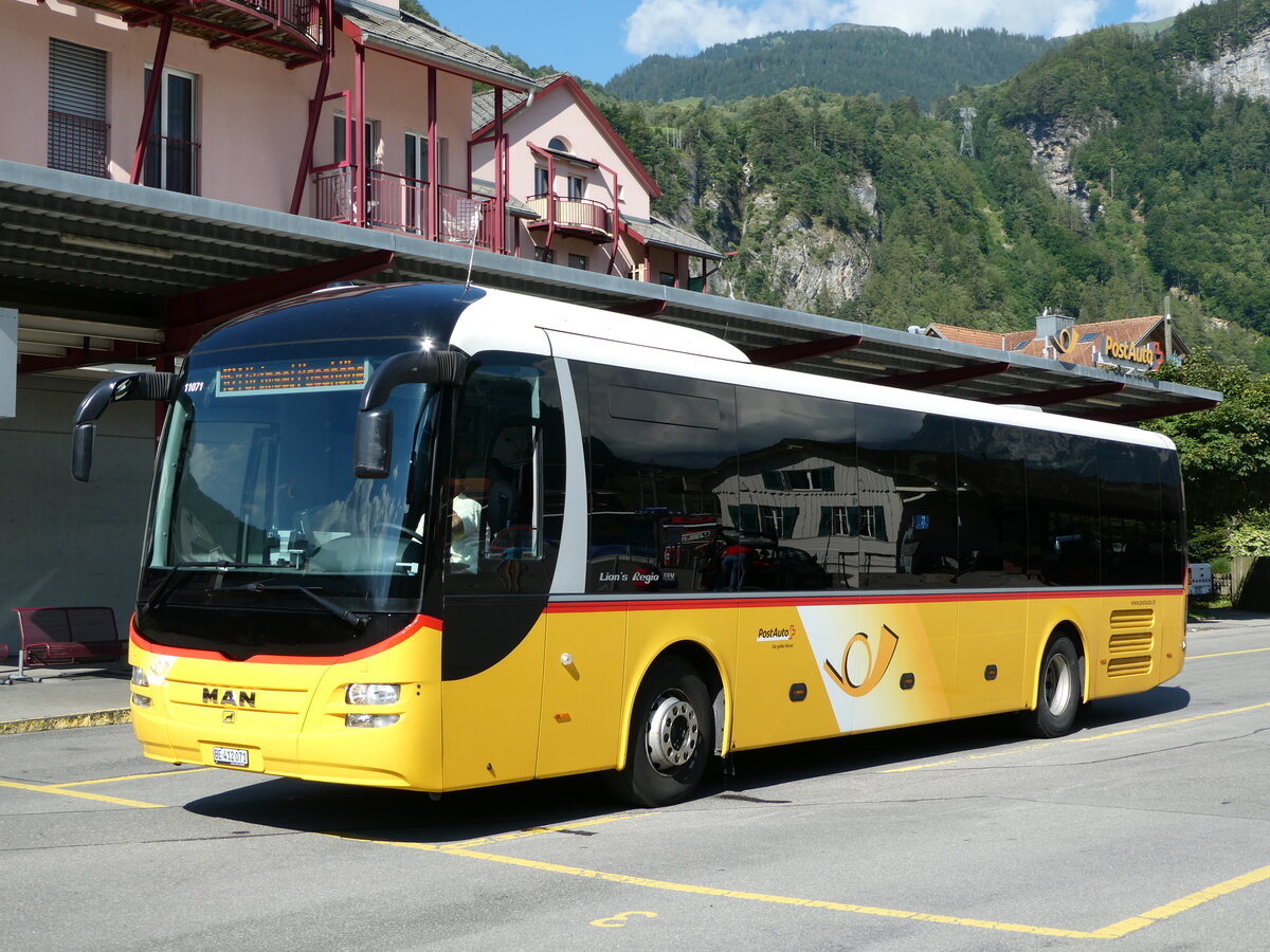 (238'007) - PostAuto Bern - Nr. 71/BE 412'071 - MAN (ex PostAuto Zentralschweiz Nr. 20; ex Dillier, Sarnen Nr. 20) am 10. Juli 2022 in Meiringen, Postautostation