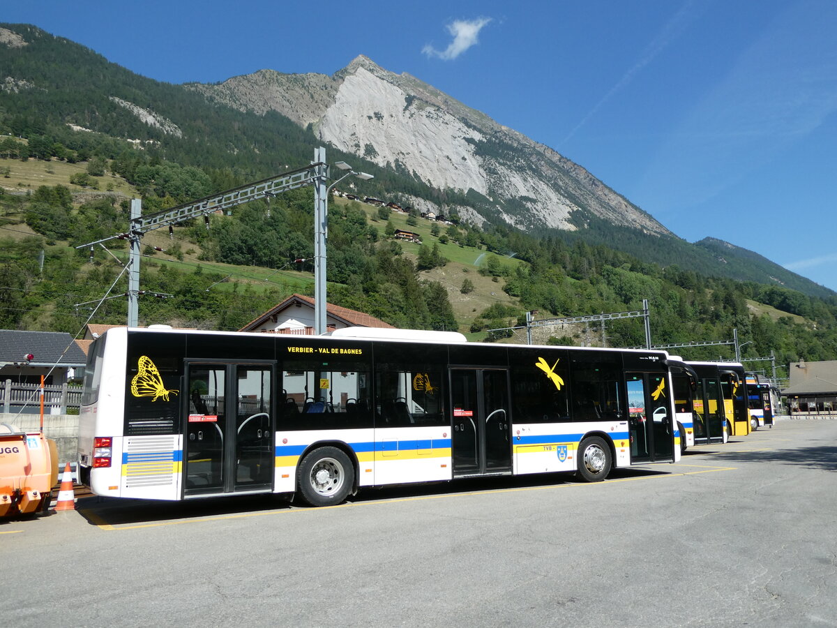 (238'095) - TMR Martigny - Nr. 103/VS 89'944 - MAN am 16. Juli 2022 in Orsires, Garage