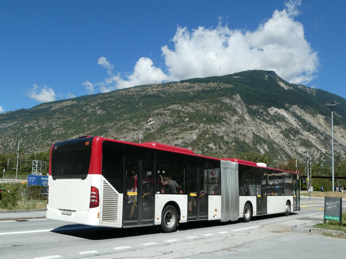 (239'369) - PostAuto Wallis - Nr. 64/VS 12'674 - Mercedes (ex Lathion, Sion Nr. 64) am 21. August 2022 beim Bahnhof Gampel-Steg