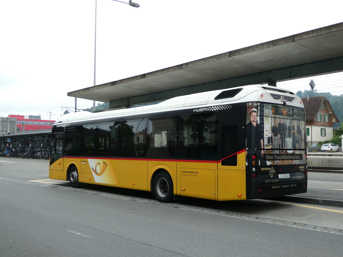 (239'499) - SB Trans, Sursee - Nr. 22/LU 15'610 - Volvo am 27. August 2022 beim Bahnhof Sursee