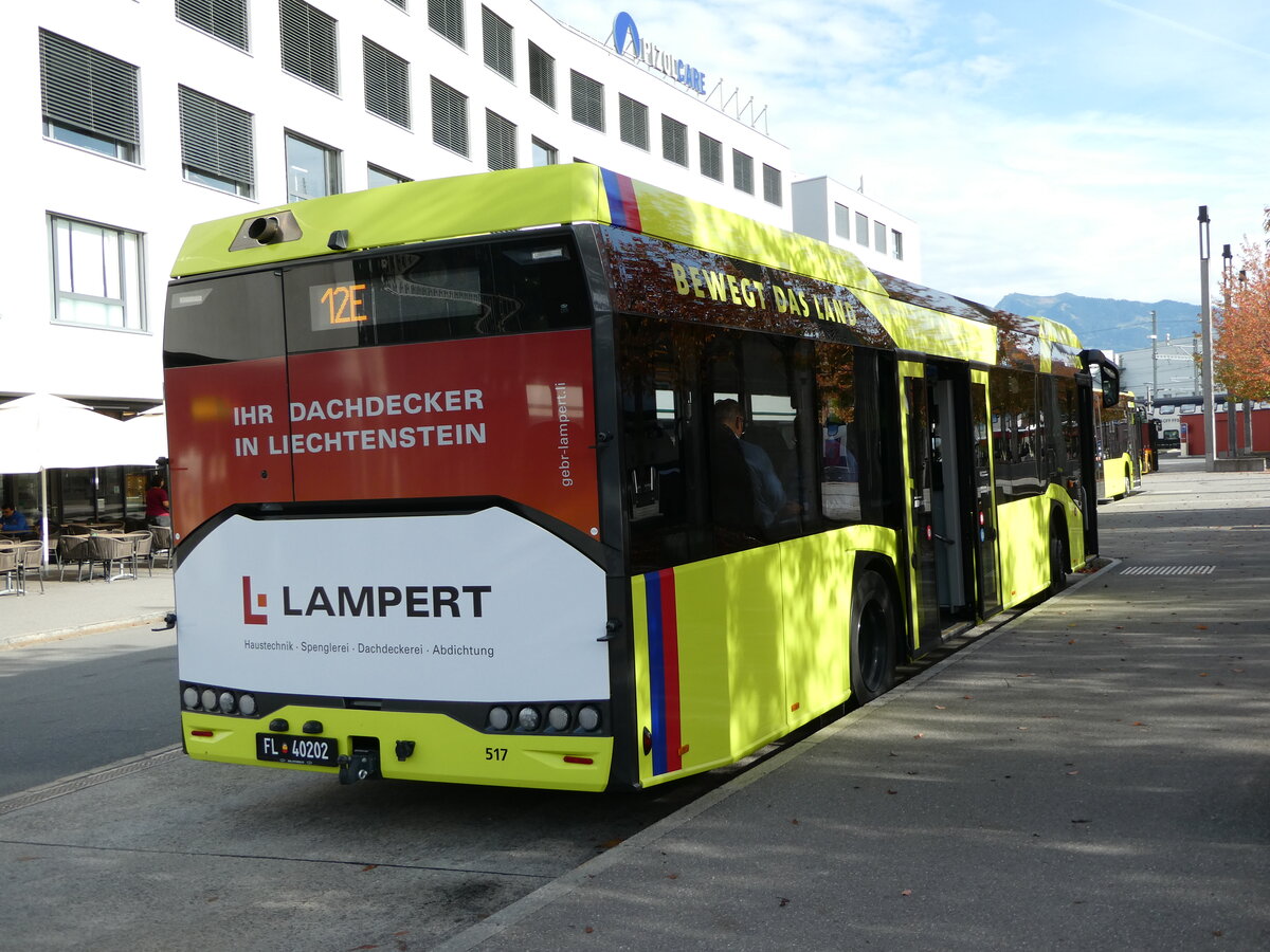 (240'898) - Aus Liechtenstein: BOS PS Anstalt, Vaduz - Nr. 517/FL 40'202 - Solaris am 11. Oktober 2022 beim Bahnhof Sargans