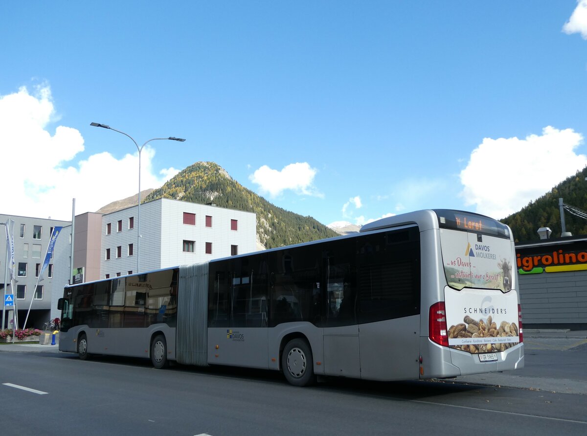 (241'138) - Kessler, Davos - GR 5965 - Mercedes am 12. Oktober 2022 beim Bahnhof Davos Dorf