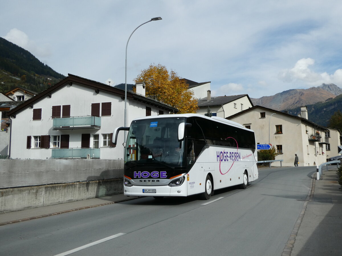 (241'208) - Aus Deutschland: Hoge, Ahaus - AH-HY 650 - Setra am 13. Oktober 2022 in Poschiavo, Curtinell 