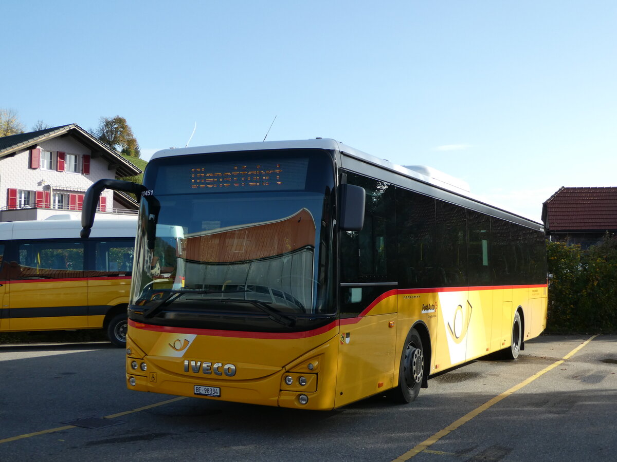 (241'891) - Engeloch, Riggisberg - Nr. 13/BE 98'334 - Iveco am 28. Oktober 2022 in Riggisberg, Garage