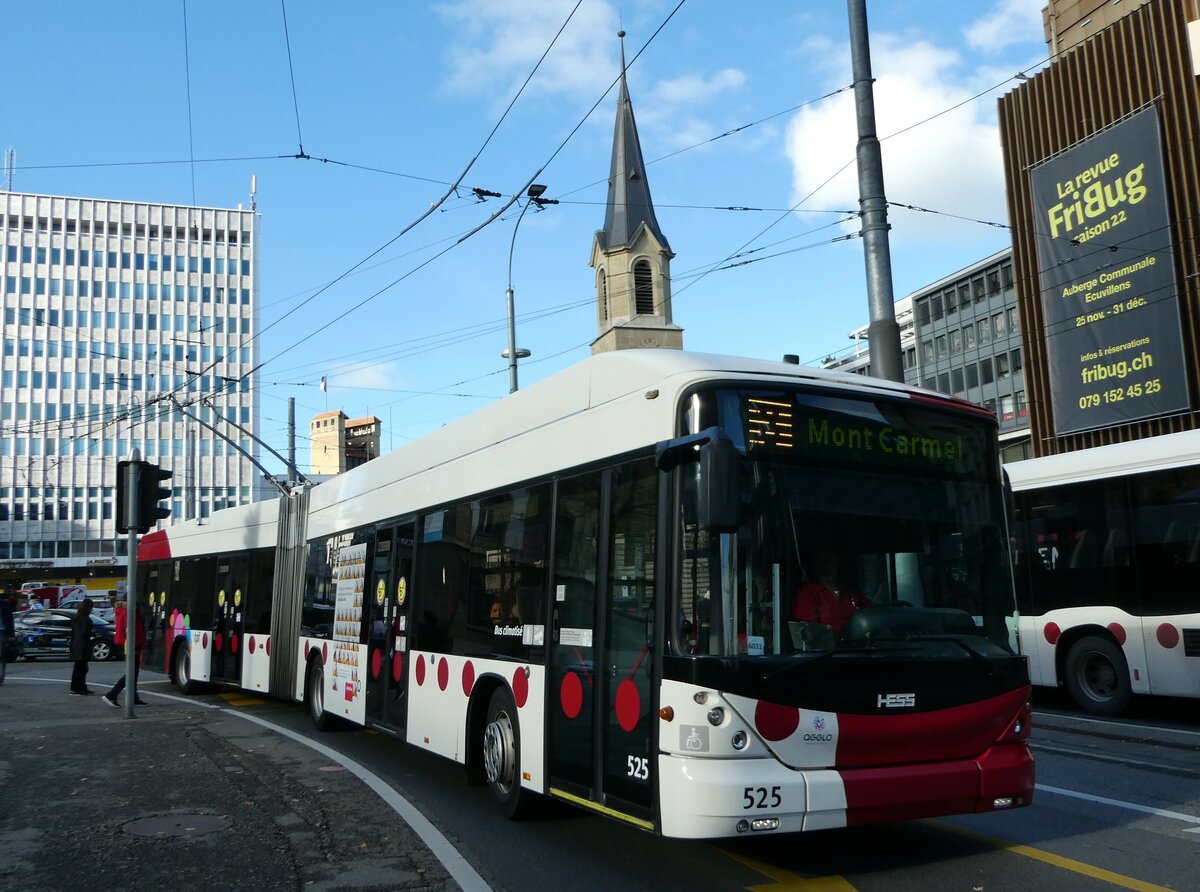 (242'374) - TPF Fribourg - Nr. 525 - Hess/Hess Gelenktrolleybus am 10. November 2022 in Fribourg, Rue Pierre-Kaelin