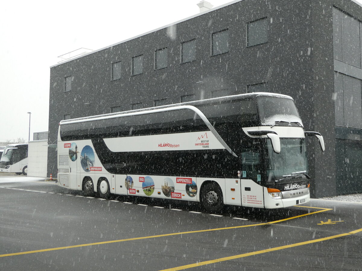 (243'703) - Hilrio, Schtz - LU 266'303 - Setra am 10. Dezember 2022 in Winterthur, EvoBus