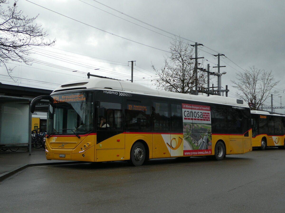 (244'100) - PostAuto Ostschweiz - TG 220'929 - Volvo am 21. Dezember 2022 beim Bahnhof Weinfelden