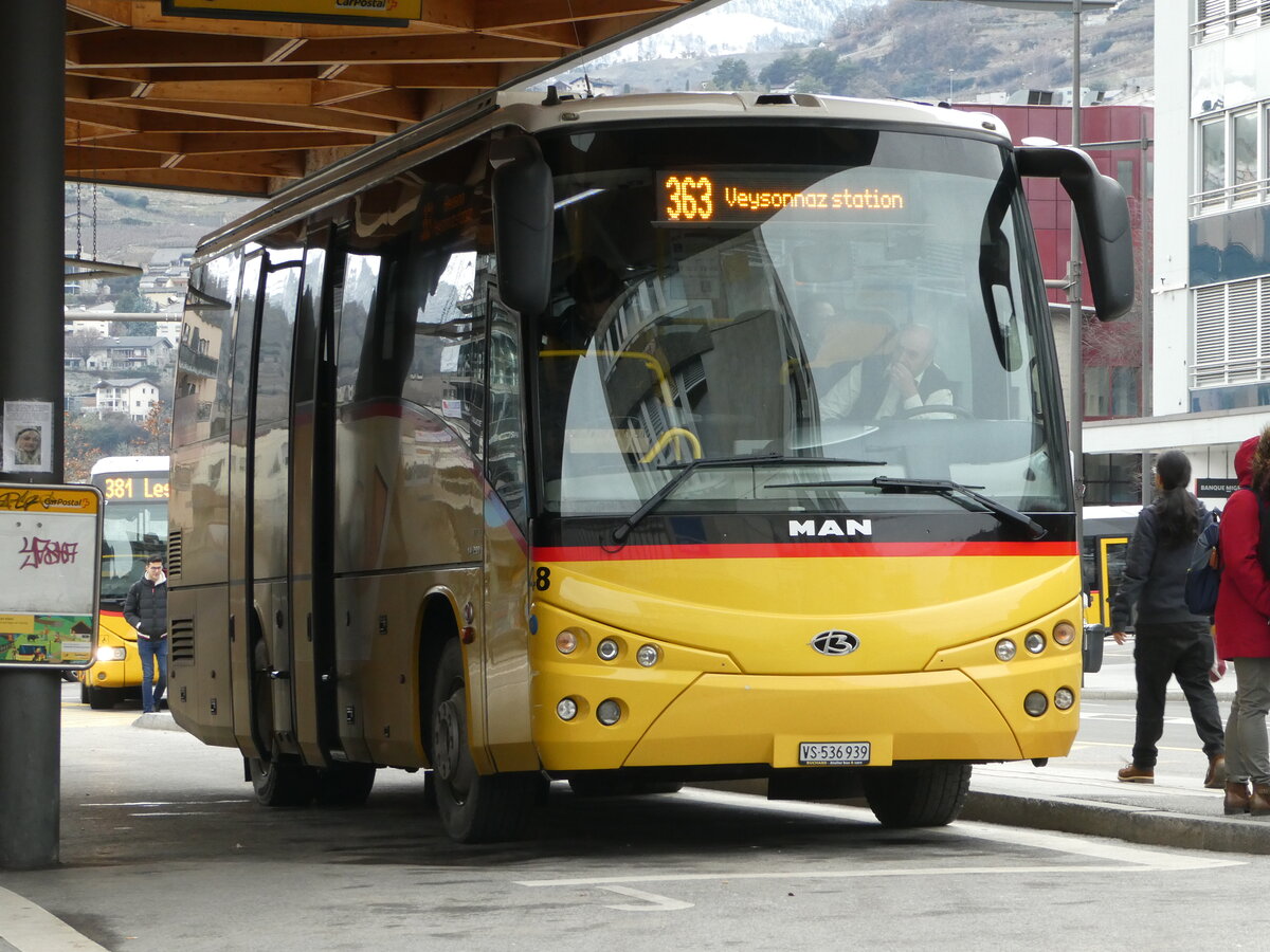 (244'949) - PostAuto Wallis - Nr. 48/VS 536'939/PID 5478 - MAN/Beulas (ex TMR Martigny Nr. 125) am 11. Januar 2023 beim Bahnhof Sion