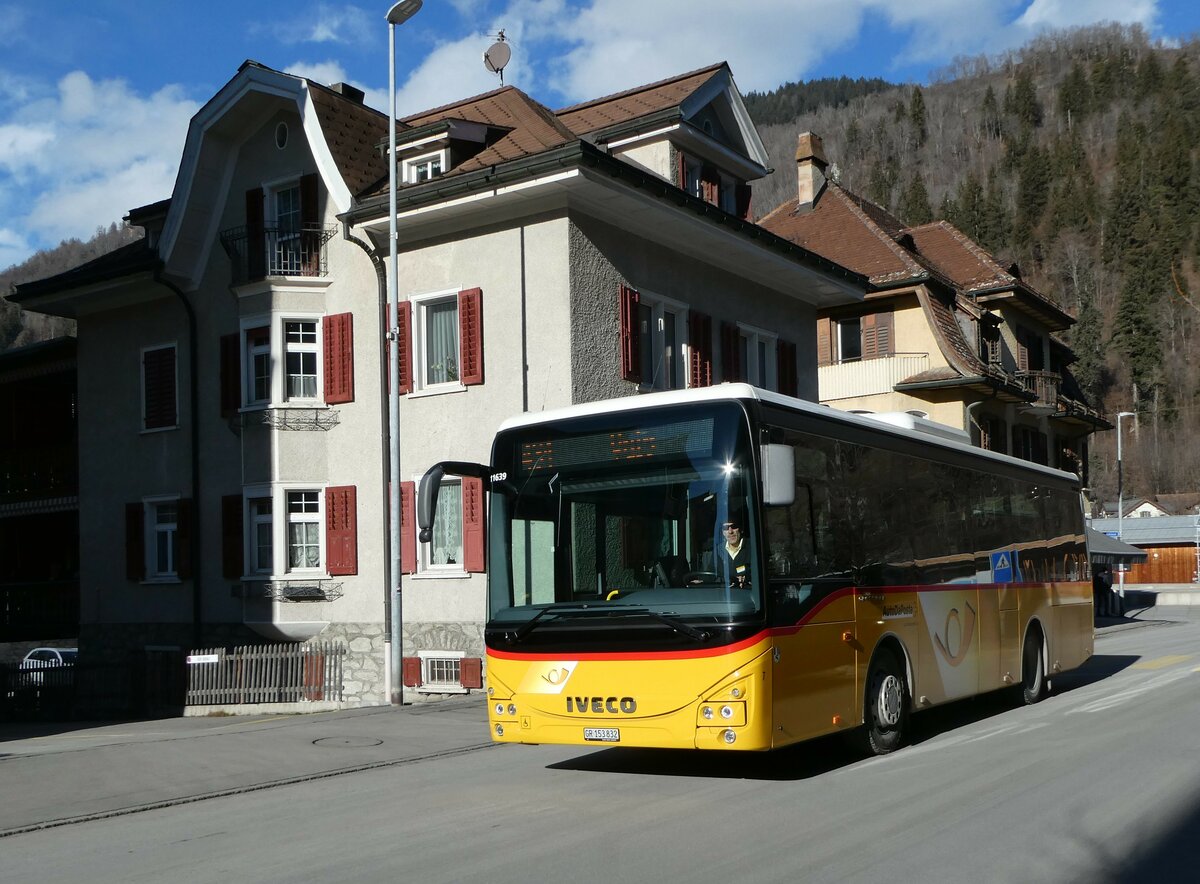 (245'116) - PostAuto Graubnden - Nr. 7/GR 153'832/PID 11'639 - Iveco (ex Fontana, Ilanz Nr. 7) am 18. Januar 2023 in Ilanz, Poststrasse