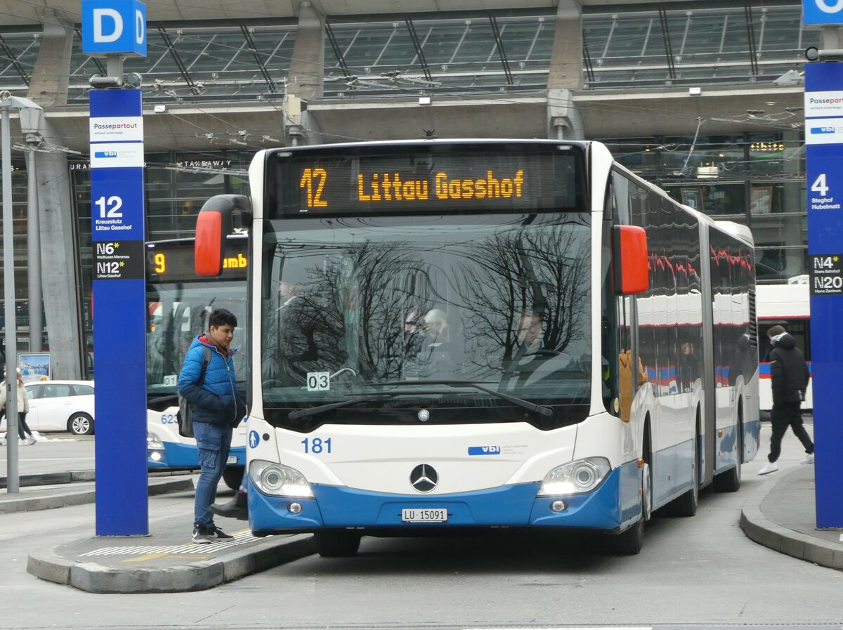 (245'350) - VBL Luzern - Nr. 181/LU 15'091 - Mercedes am 25. Januar 2023 beim Bahnhof Luzern