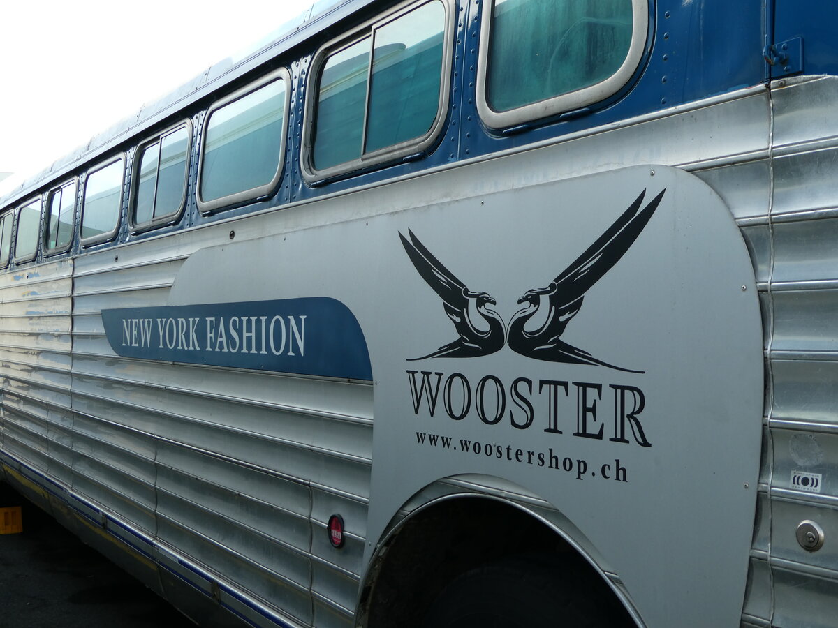 (246'298) - Wooster, Zrich - GMC (ex Northland Greyhound Lines, USA-Minneapolis Nr. N796) am 18. Februar 2023 in Kerzers, Interbus (Teilaufnahme)