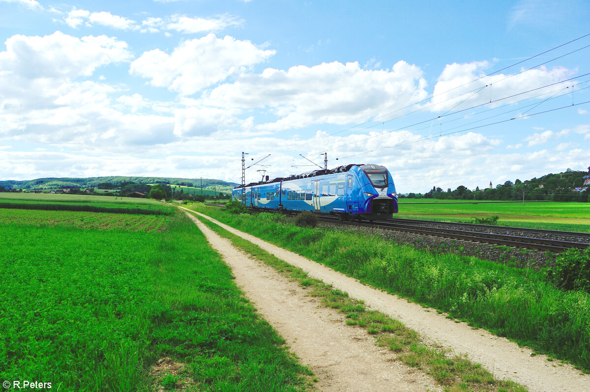 2463 124-4 als RE80 Würzburg - Treuchtlingen kurz vorm Ziel Treuchtlingen. 28.05.24