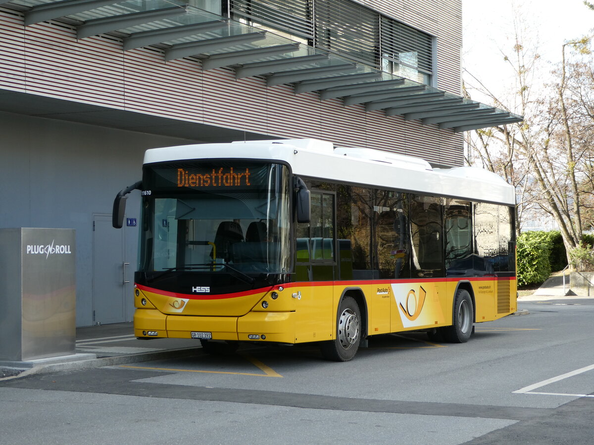 (246'531) - Gessinger, Bad Ragaz - GR 102'392/PID 11'610 - Scania/Hess am 24. Februar 2023 beim Bahnhof Landquart