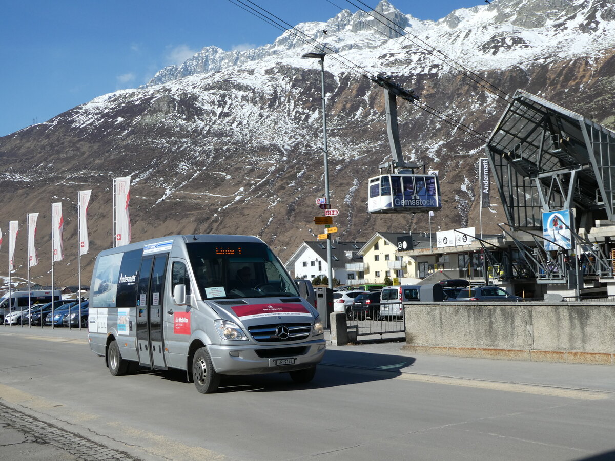 (246'932) - Andermatt-Urserntal Tourismus, Andermatt - UR 9178 - Mercedes am 7. März 2023 in Andermatt, Gemsstockbahn