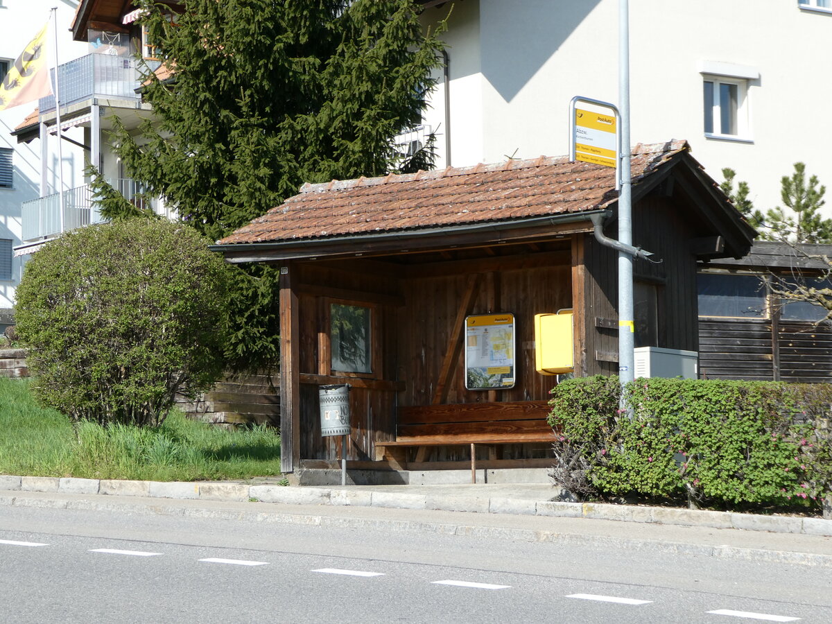 (248'013) - PostAuto-Haltestelle am 4. April 2023 in Kirchenthurnen, Abzw.