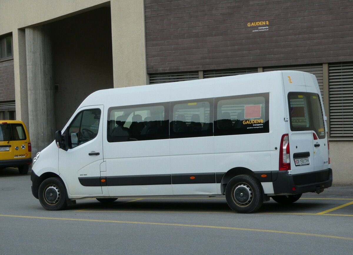 (248'661) - Gaudenz, Andeer - GR 158'179 - Renault am 15. April 2023 beim Bahnhof Thusis