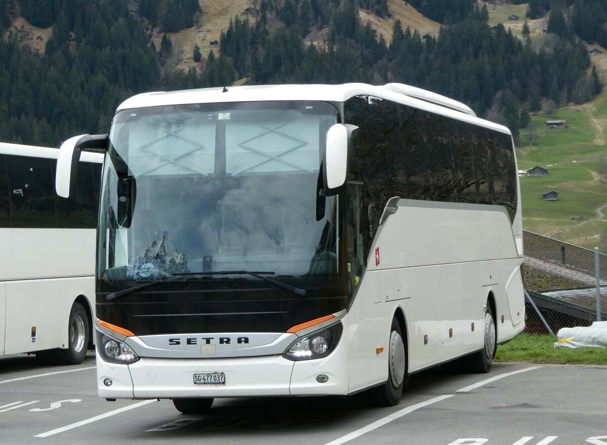 (248'964) - Vega Tour, Luzern - SG 477'037 - Setra am 21. April 2023 beim Bahnhof Grindelwald