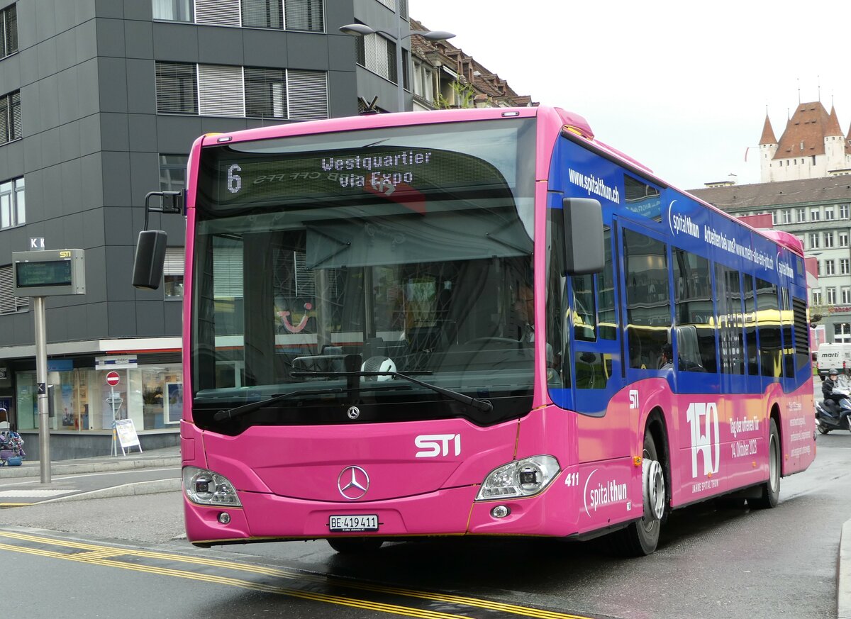 (249'348) - STI Thun - Nr. 411/BE 419'411 - Mercedes am 2. Mai 2023 beim Bahnhof Thun