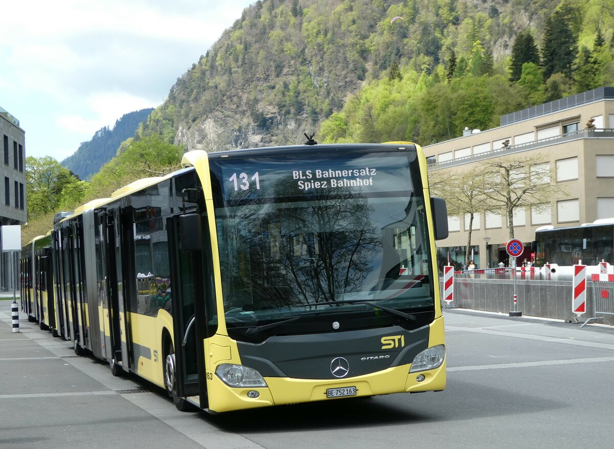 (249'408) - STI Thun - Nr. 163/BE 752'163 - Mercedes am 2. Mai 2023 beim Bahnhof Interlaken Ost