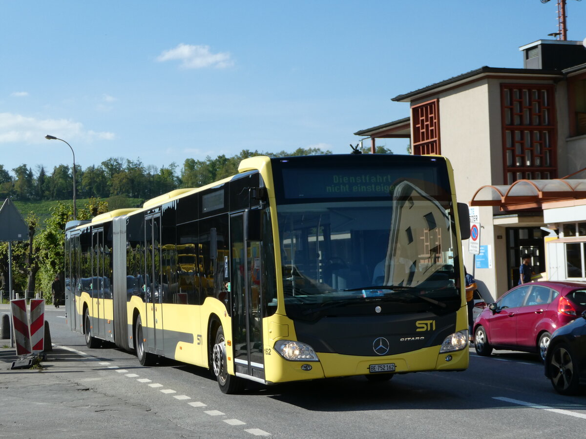 (249'507) - STI Thun - Nr. 162/BE 752'162 - Mercedes am 3. Mai 2023 beim Bahnhof Spiez