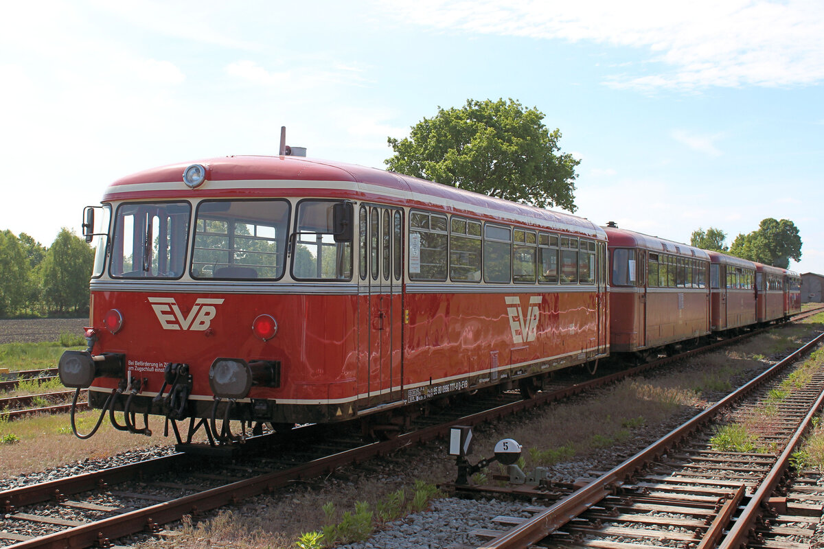 25 Jahre Moorexpress: EVB 116 am 10.05.2025 in gnarrenburg.