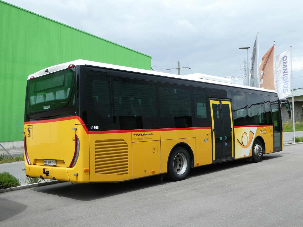 (250'215) - Flck, Brienz - Nr. 26/BE 868'726/PID 11'668 - Iveco am 18. Mai 2023 in Kerzers, Interbus