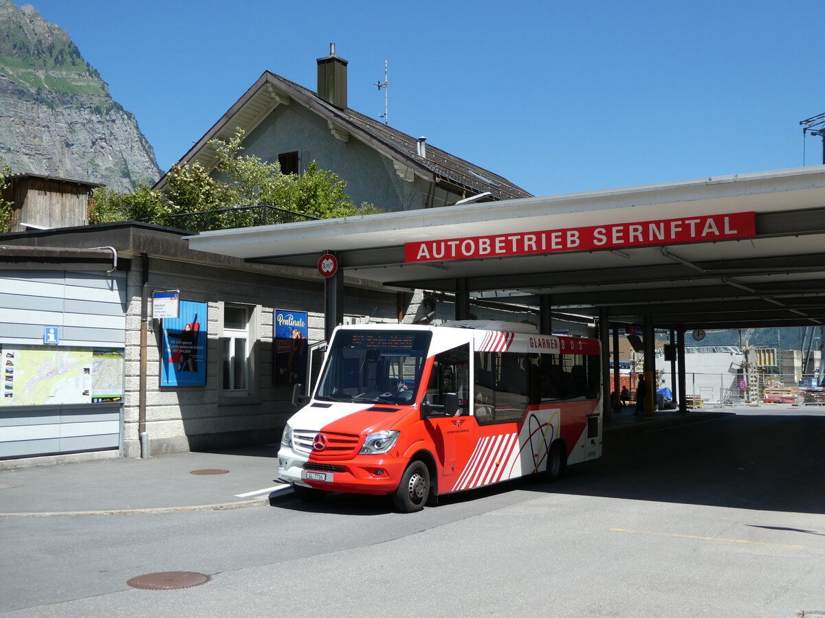 (252'703) - AS Engi - Nr. 6/GL 7706 - Mercedes/Kutsenits am 15. Juli 2023 beim Bahnhof Schwanden