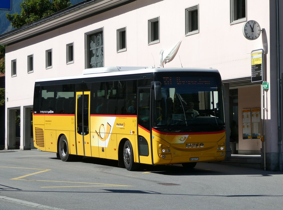 (254'874) - Gaudenz, Andeer - GR 163'713/PID 11'242 - Iveco am 8. September 2023 in Zillis, Dorf