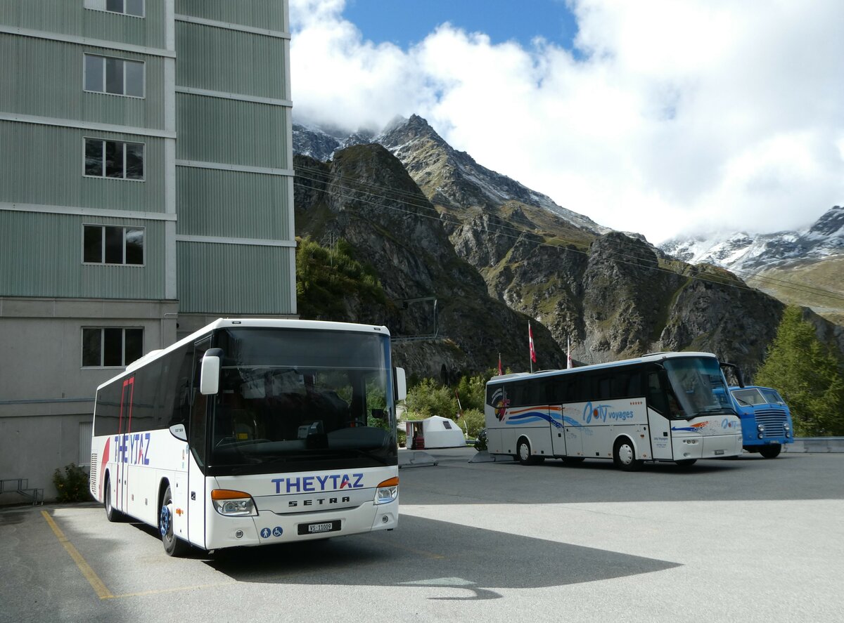 (255'513) - Theytaz, Sion - VS 11'009 - Setra + Joly Voyages, Les Breuleux - NE 123'058 - am 23. September 2023 in Dixence, Le Chargeur