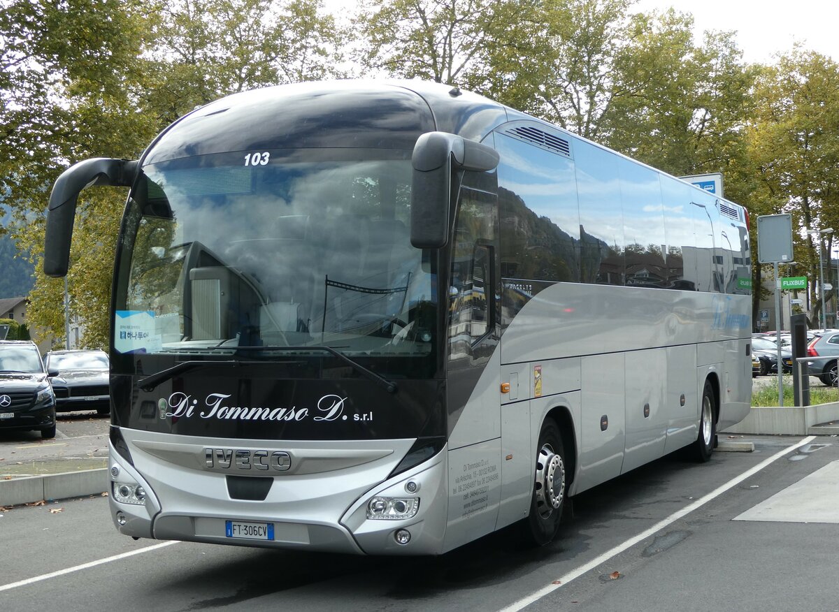 (256'116) - Aus Italien: Di Tommaso, Roma - Nr. 103/FT-306 CV - Iveco am 15. Oktober 2023 beim Bahnhof Interlaken Ost