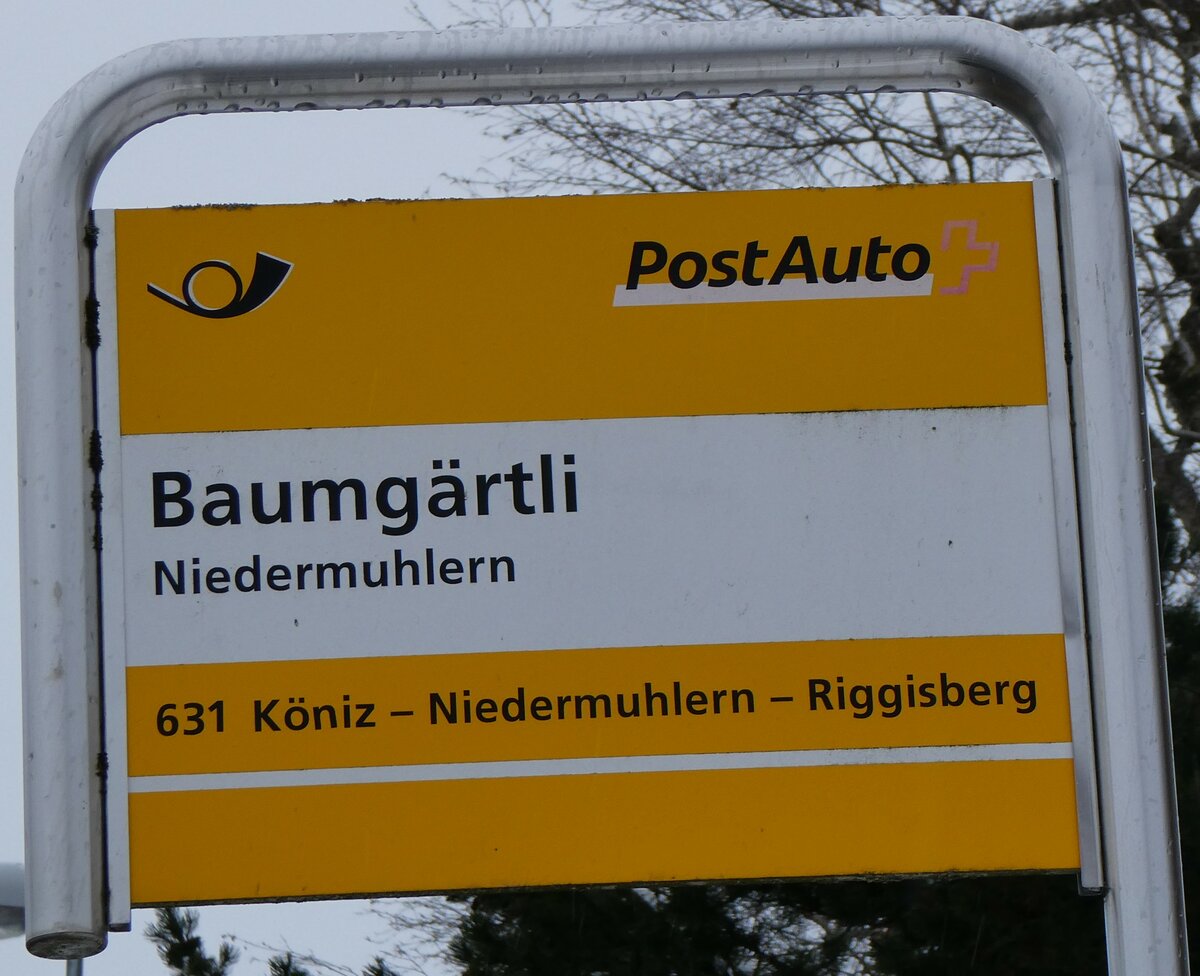 (258'850) - PostAuto-Haltestellenschild - Niedermuhlern, Baumgrtli - am 22. Januar 2024