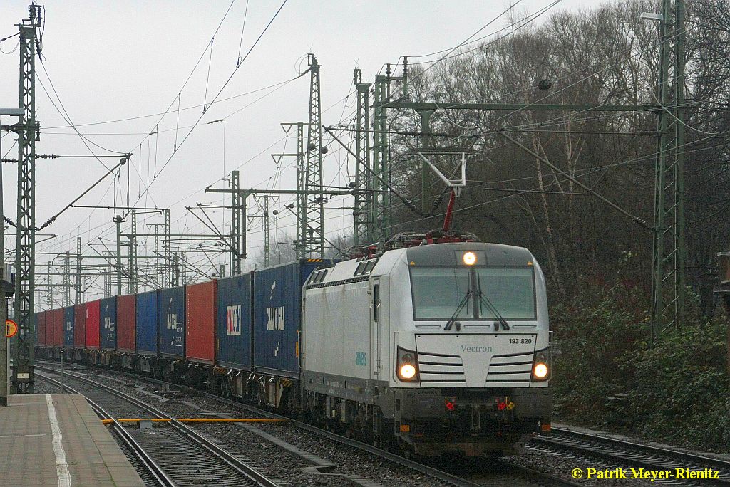 26/01/2015:
Siemens 193 820 mit Containerzug in Hamburg-Harburg auf dem Weg nach Hamburg-Waltershof