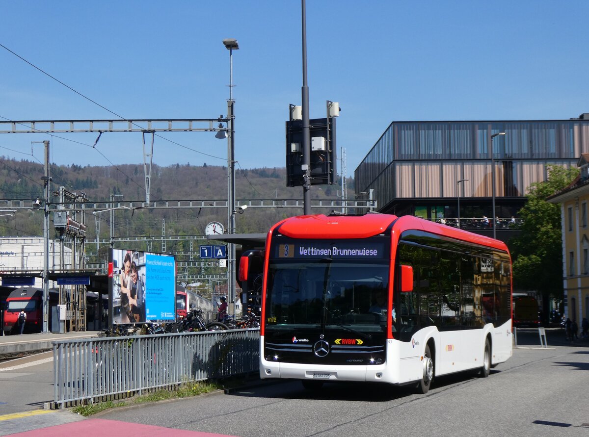 (261'144) - RVBW Wettingen - Nr. 61/AG 552'795 - eMercedes am 12. April 2024 beim Bahnhof Baden