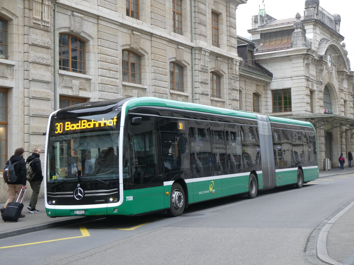 (261'539) - BVB Basel - Nr. 7130/BS 99'132 - eMercedes am 19. April 2024 beim Bahnhof Basel