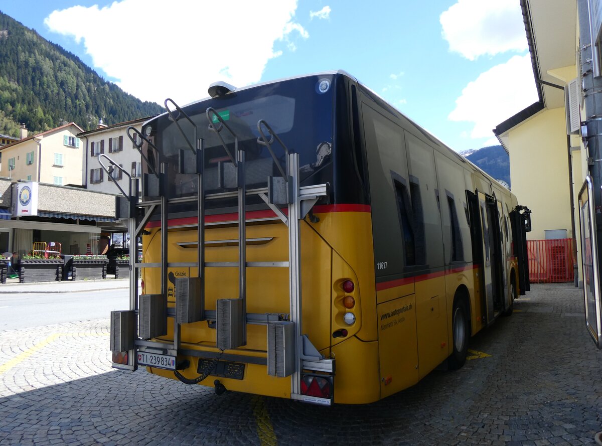 (262'244) - Marchetti, Airolo - TI 239'834/PID 11'617 - Volvo am 10. Mai 2024 beim Bahnhof Airolo