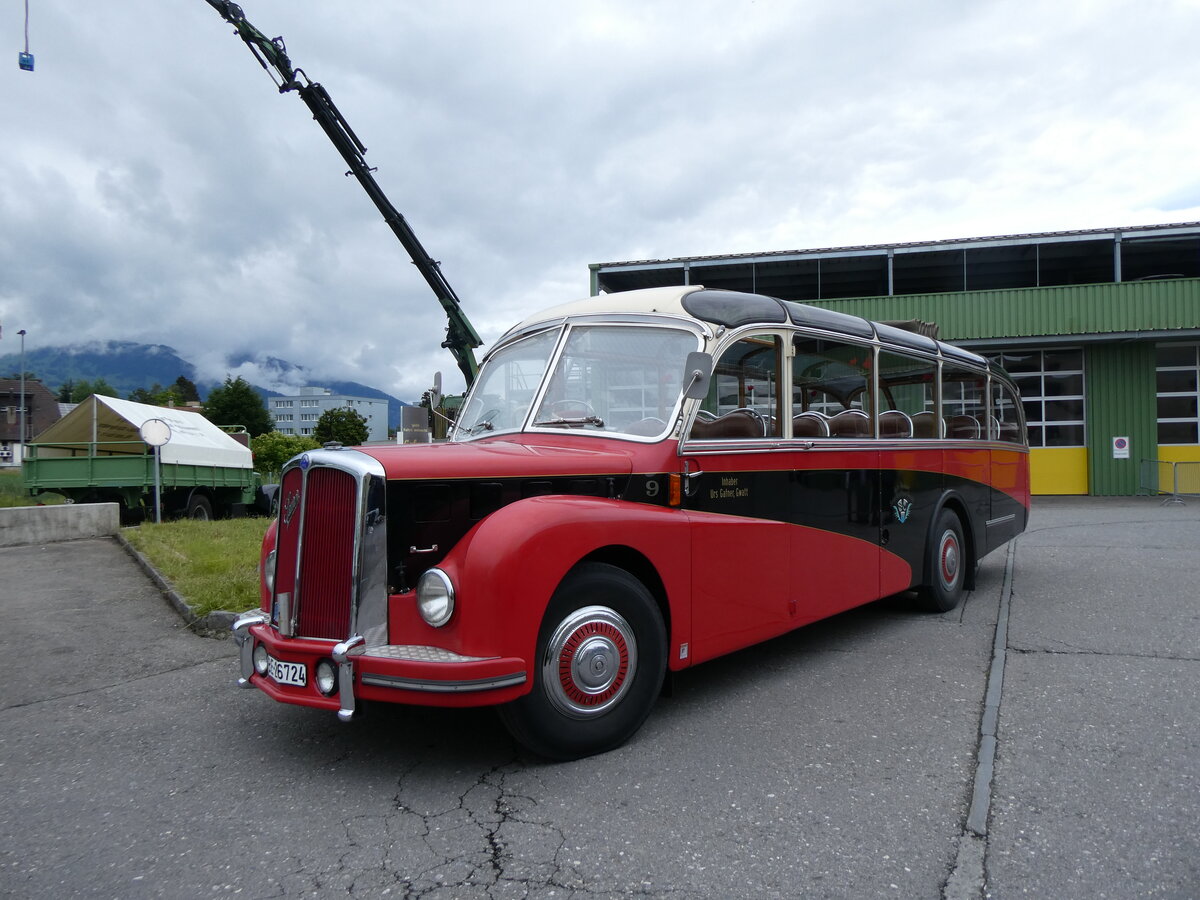 (263'303) - Gafner, Gwatt - Nr. 9/BE 26'724 - Saurer/R&J (ex ASKA Aeschi Nr. 9) am 1. Juni 2024 in Gwatt, Garage