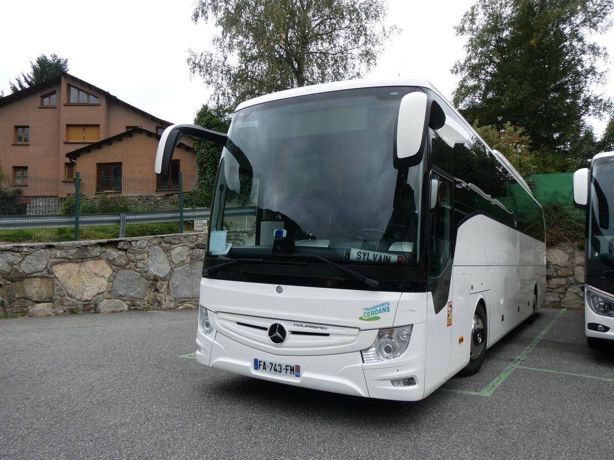 (267'191) - Aus Frankreich: Cerdans, Bourg-Madame - FA 743 FM - Mercedes am 18. September 2024 in Ordino, Carparkplatz