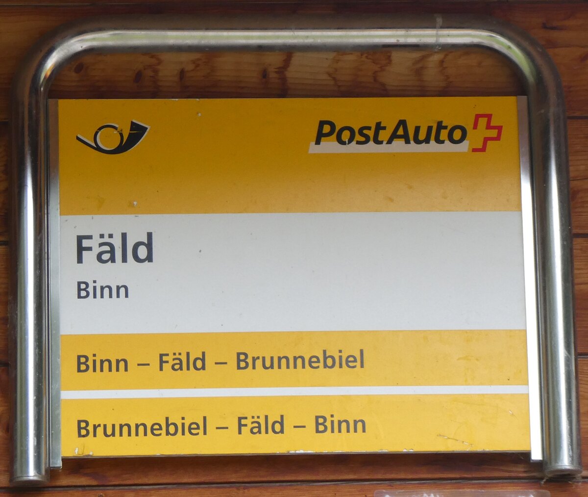 (267'768) - PostAuto-Haltestellenschild - Binn, Fld - am 6. Oktober 2024