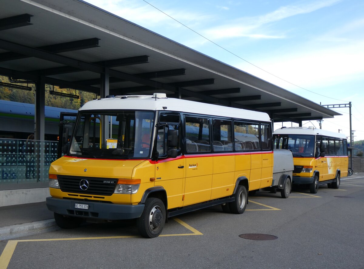 (267'988) - PostAuto Bern - BE 755'378/PID 5684 - Mercedes/Kuster am 12. Oktober 2024 beim Bahnhof Reichenbach